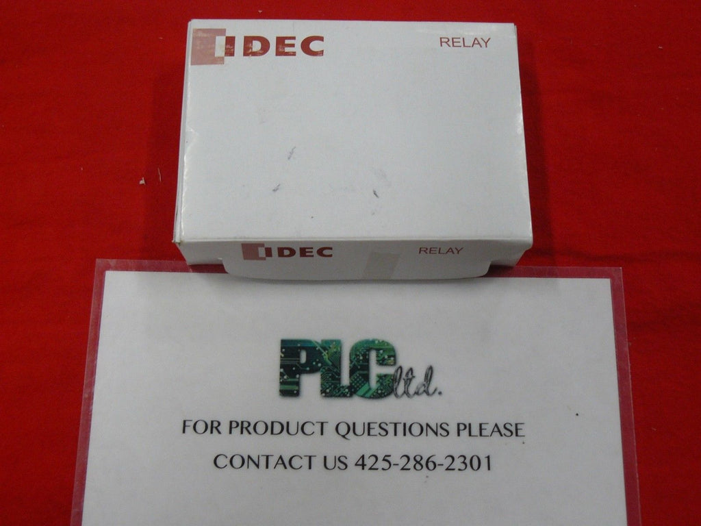 IDEC RH2B-UL AC 110-120V 50/60HZ 8-BLADE RELAY