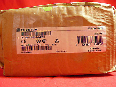 PCE984258 NEW Modicon Compact CPU PC-E984-258