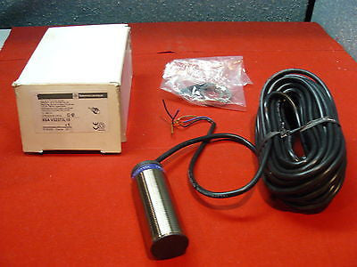XSAV32373L10 Brand New Telemecanique Proximity Switch